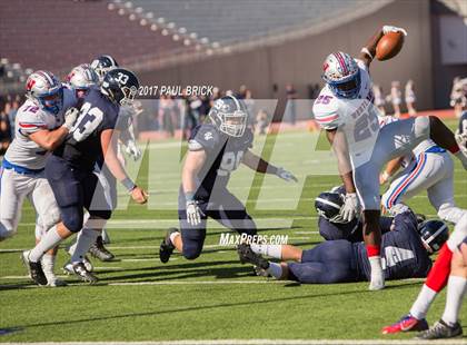 Thumbnail 2 in Westlake v Smithson Valley (UIL 6A Quarterfinal) photogallery.