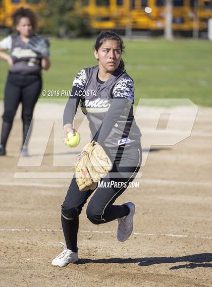 Thumbnail 2 in Santee vs Orthopaedic (Lincoln Classic Tournament) photogallery.