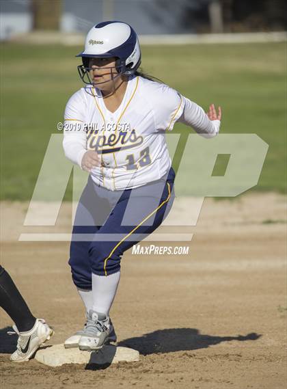 Thumbnail 1 in Santee vs Orthopaedic (Lincoln Classic Tournament) photogallery.