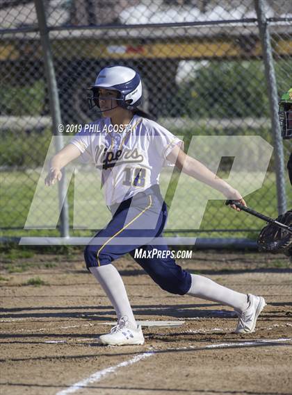 Thumbnail 3 in Santee vs Orthopaedic (Lincoln Classic Tournament) photogallery.