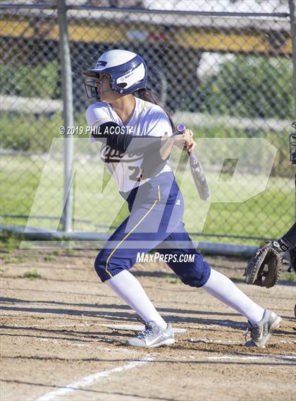 Thumbnail 3 in Santee vs Orthopaedic (Lincoln Classic Tournament) photogallery.