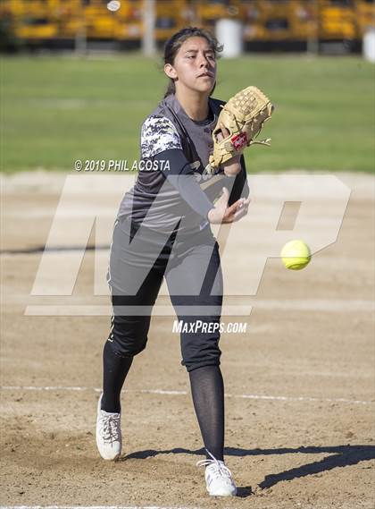Thumbnail 2 in Santee vs Orthopaedic (Lincoln Classic Tournament) photogallery.