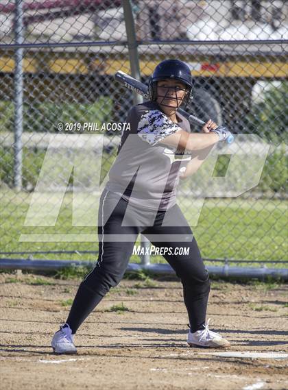 Thumbnail 2 in Santee vs Orthopaedic (Lincoln Classic Tournament) photogallery.