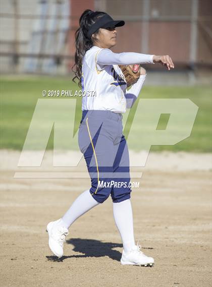 Thumbnail 3 in Santee vs Orthopaedic (Lincoln Classic Tournament) photogallery.