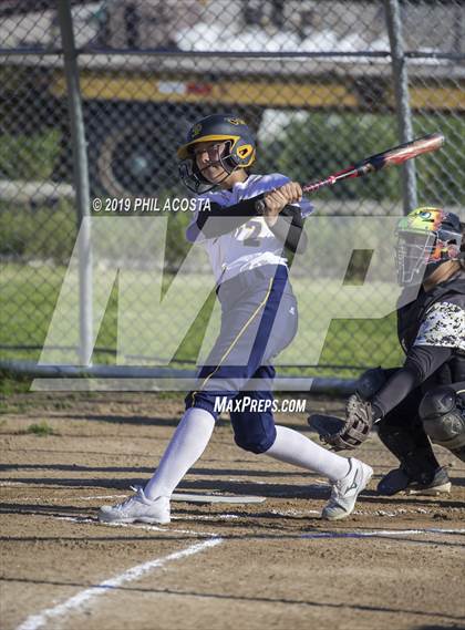 Thumbnail 2 in Santee vs Orthopaedic (Lincoln Classic Tournament) photogallery.