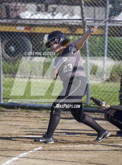 Thumbnail 3 in Santee vs Orthopaedic (Lincoln Classic Tournament) photogallery.