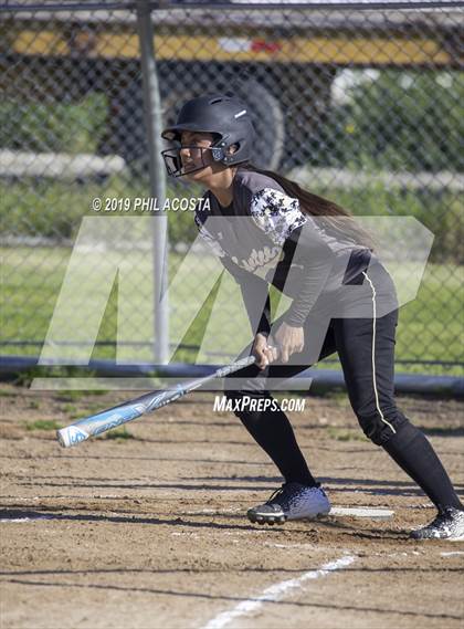 Thumbnail 2 in Santee vs Orthopaedic (Lincoln Classic Tournament) photogallery.