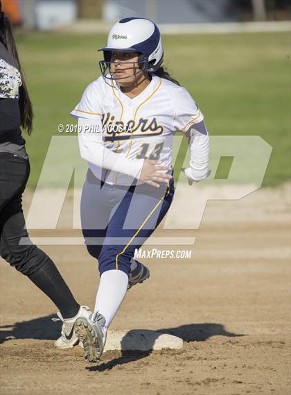 Thumbnail 2 in Santee vs Orthopaedic (Lincoln Classic Tournament) photogallery.