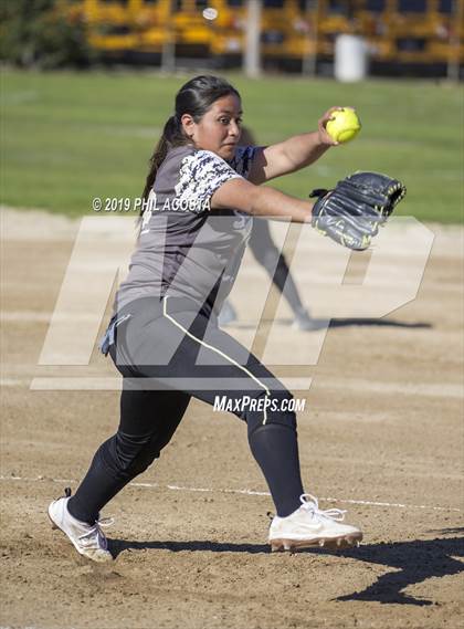 Thumbnail 3 in Santee vs Orthopaedic (Lincoln Classic Tournament) photogallery.
