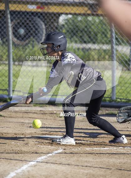 Thumbnail 3 in Santee vs Orthopaedic (Lincoln Classic Tournament) photogallery.