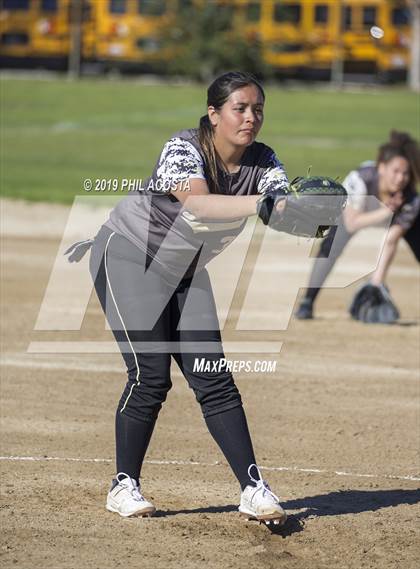 Thumbnail 2 in Santee vs Orthopaedic (Lincoln Classic Tournament) photogallery.