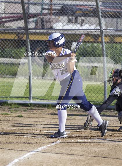 Thumbnail 3 in Santee vs Orthopaedic (Lincoln Classic Tournament) photogallery.