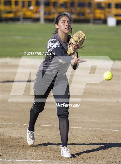 Thumbnail 2 in Santee vs Orthopaedic (Lincoln Classic Tournament) photogallery.