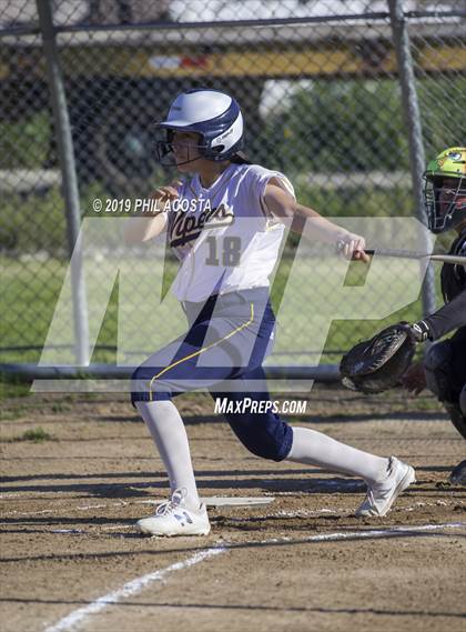 Thumbnail 2 in Santee vs Orthopaedic (Lincoln Classic Tournament) photogallery.