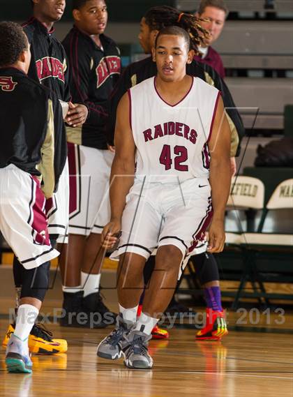 Thumbnail 1 in Stonewall Jackson vs Glenelg Country (Wakefield Holiday Tournament) photogallery.