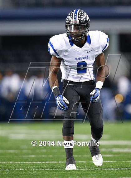 Thumbnail 1 in Keller vs. Plano West (UIL 6A Division 1 Region I Bi-District Playoff) photogallery.