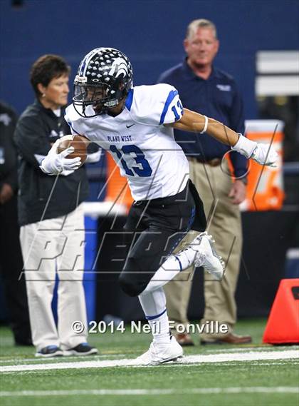 Thumbnail 2 in Keller vs. Plano West (UIL 6A Division 1 Region I Bi-District Playoff) photogallery.