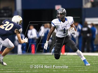 Thumbnail 3 in Keller vs. Plano West (UIL 6A Division 1 Region I Bi-District Playoff) photogallery.