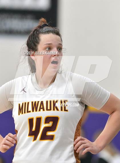 Thumbnail 2 in Cherokee Trail vs Milwaukie High School (Tarkanian Classic) photogallery.