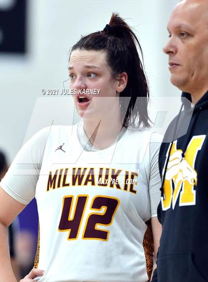 Thumbnail 1 in Cherokee Trail vs Milwaukie High School (Tarkanian Classic) photogallery.