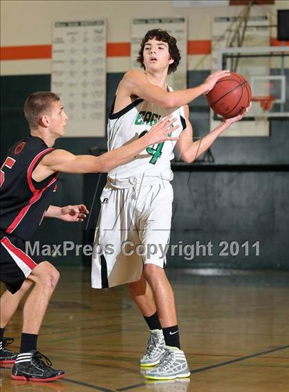 Thumbnail 1 in Bella Vista vs. El Camino (Mesa Verde Tournament) photogallery.