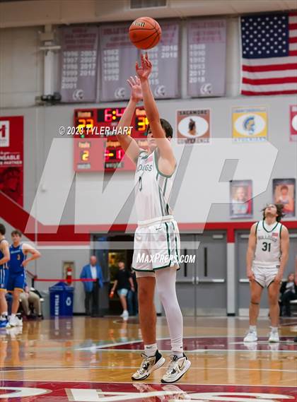 Thumbnail 3 in Monrovia vs. Crawfordsville (IHSAA 3A Sectional First Round) photogallery.