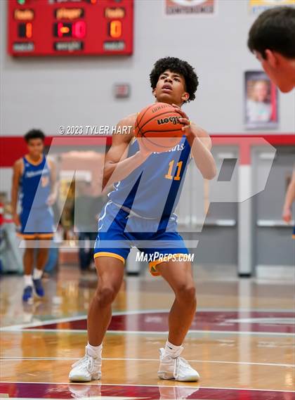 Thumbnail 3 in Monrovia vs. Crawfordsville (IHSAA 3A Sectional First Round) photogallery.