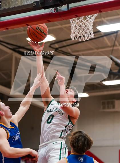 Thumbnail 3 in Monrovia vs. Crawfordsville (IHSAA 3A Sectional First Round) photogallery.