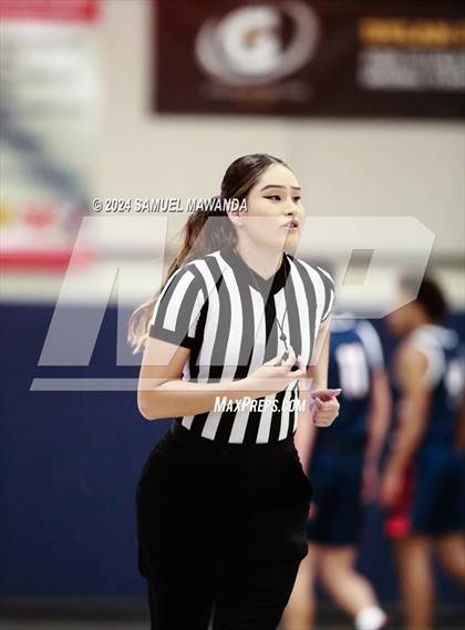 Thumbnail 1 in Cleveland vs La Salle  (Annual Rose City Roundball Classic) photogallery.