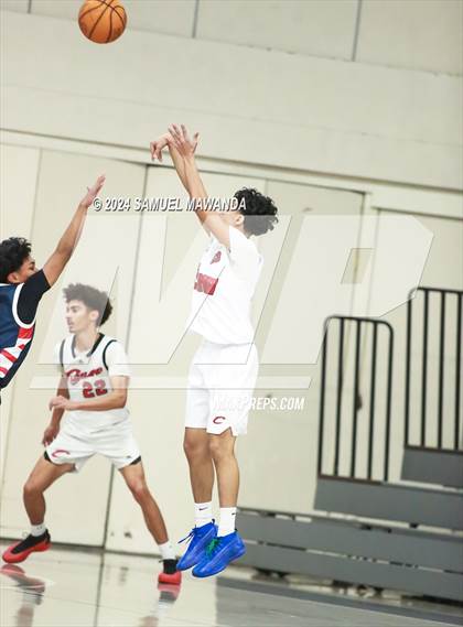 Thumbnail 3 in Cleveland vs La Salle  (Annual Rose City Roundball Classic) photogallery.