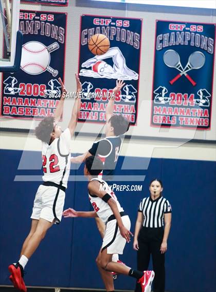 Thumbnail 2 in Cleveland vs La Salle  (Annual Rose City Roundball Classic) photogallery.