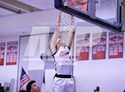 Thumbnail 1 in Cleveland vs La Salle  (Annual Rose City Roundball Classic) photogallery.