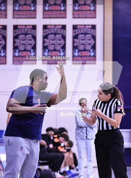Thumbnail 2 in Cleveland vs La Salle  (Annual Rose City Roundball Classic) photogallery.