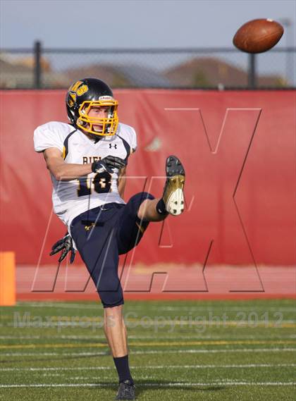 Thumbnail 3 in Rifle vs Silver Creek (CHSAA 3A Final) photogallery.