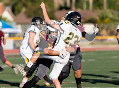 Thumbnail 3 in Royal @ Simi Valley photogallery.