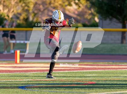 Thumbnail 3 in Royal @ Simi Valley photogallery.