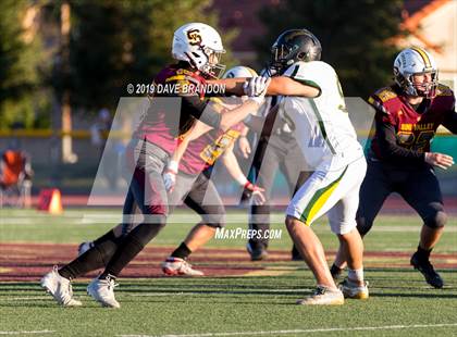 Thumbnail 3 in Royal @ Simi Valley photogallery.