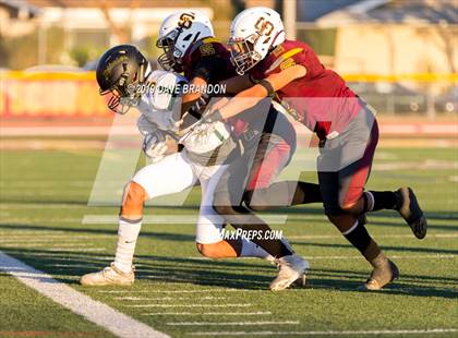 Thumbnail 2 in Royal @ Simi Valley photogallery.