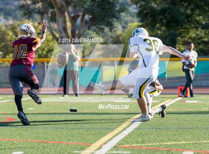Thumbnail 3 in Royal @ Simi Valley photogallery.