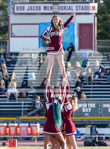Thumbnail 3 in Royal @ Simi Valley photogallery.