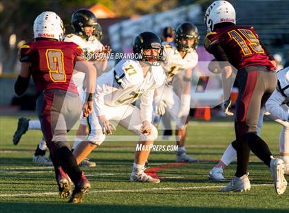 Thumbnail 2 in Royal @ Simi Valley photogallery.