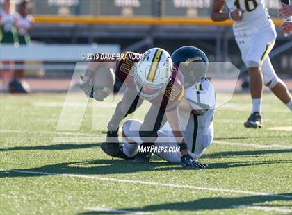 Thumbnail 3 in Royal @ Simi Valley photogallery.