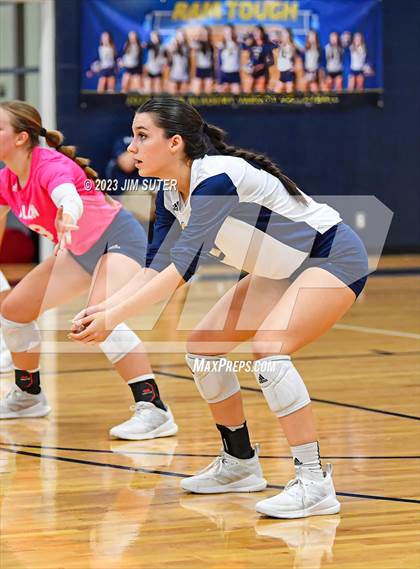 Thumbnail 3 in Allen Academy vs Chinquapin photogallery.