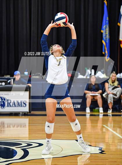 Thumbnail 1 in Allen Academy vs Chinquapin photogallery.