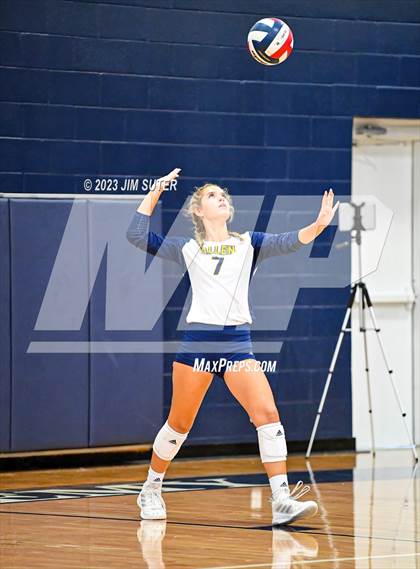 Thumbnail 3 in Allen Academy vs Chinquapin photogallery.