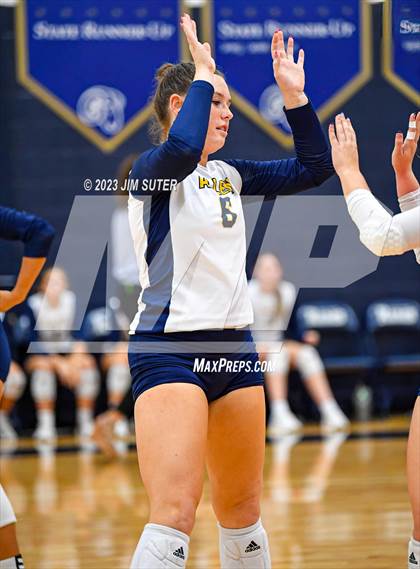 Thumbnail 2 in Allen Academy vs Chinquapin photogallery.