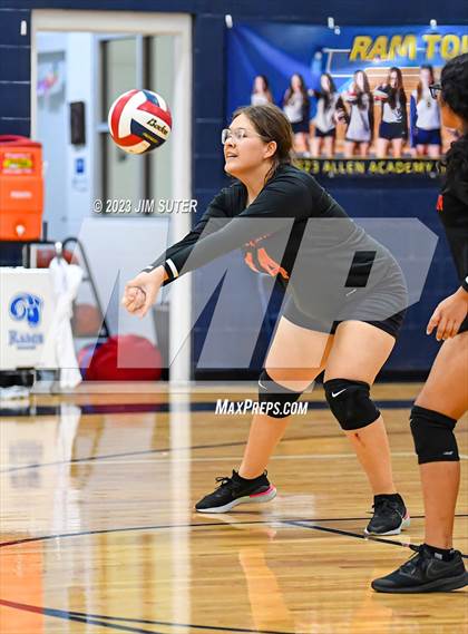 Thumbnail 3 in Allen Academy vs Chinquapin photogallery.