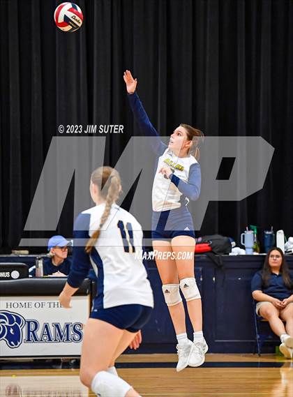 Thumbnail 2 in Allen Academy vs Chinquapin photogallery.