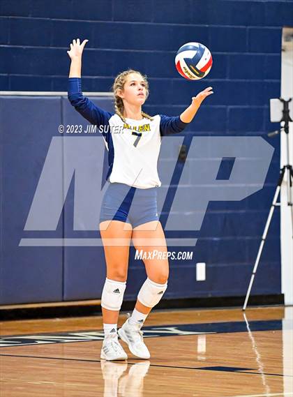 Thumbnail 2 in Allen Academy vs Chinquapin photogallery.