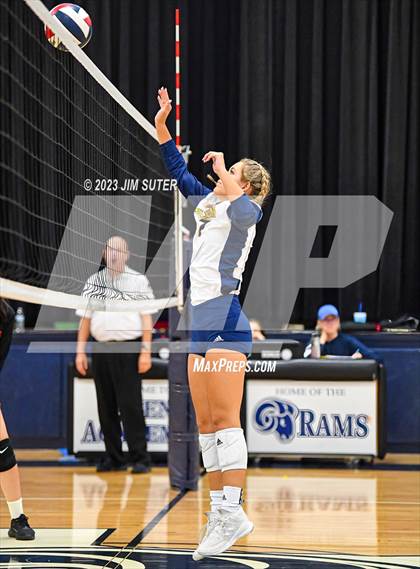 Thumbnail 2 in Allen Academy vs Chinquapin photogallery.